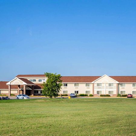 Rodeway Inn Hesston Buitenkant foto