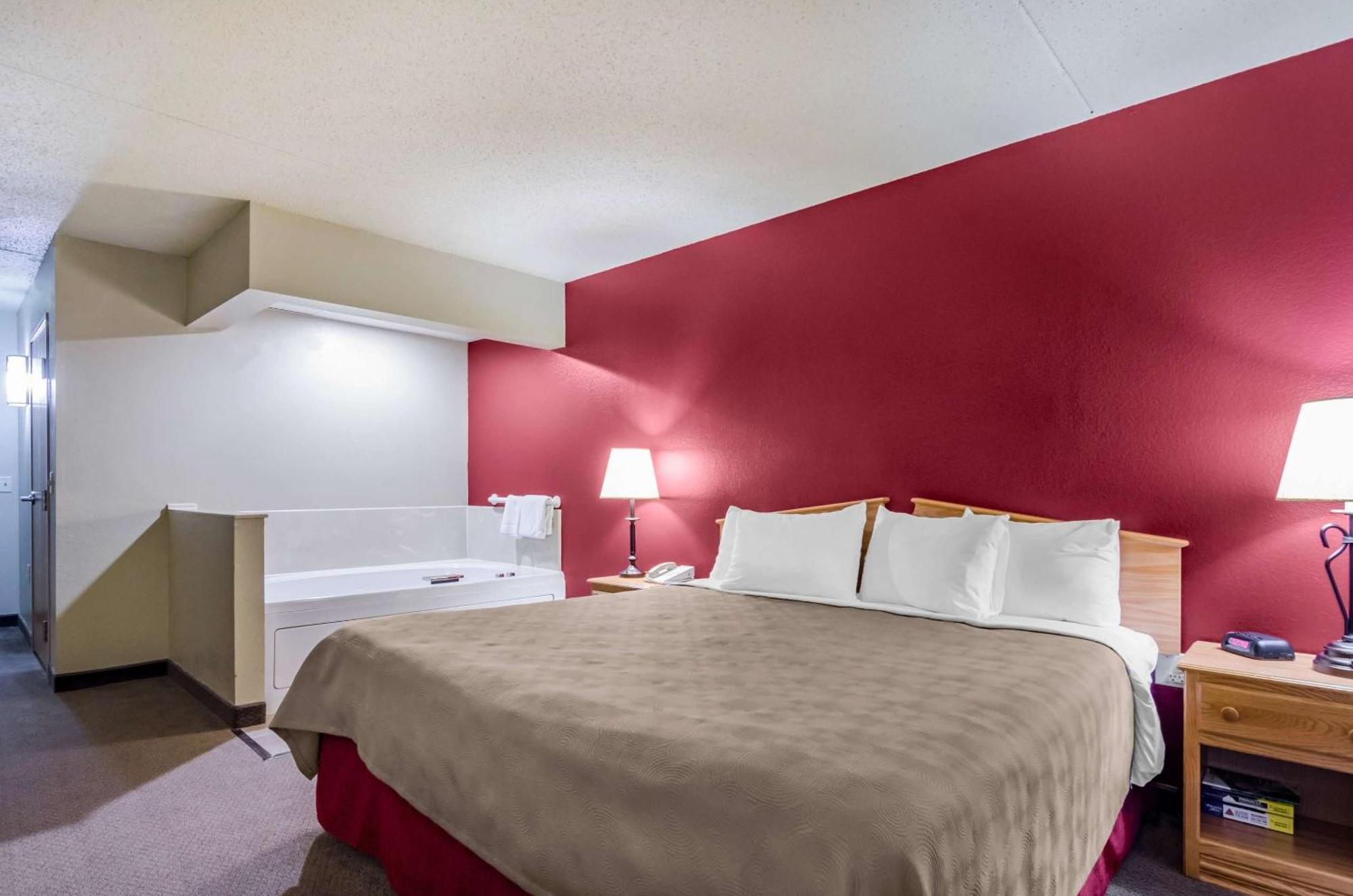 Rodeway Inn Hesston Buitenkant foto