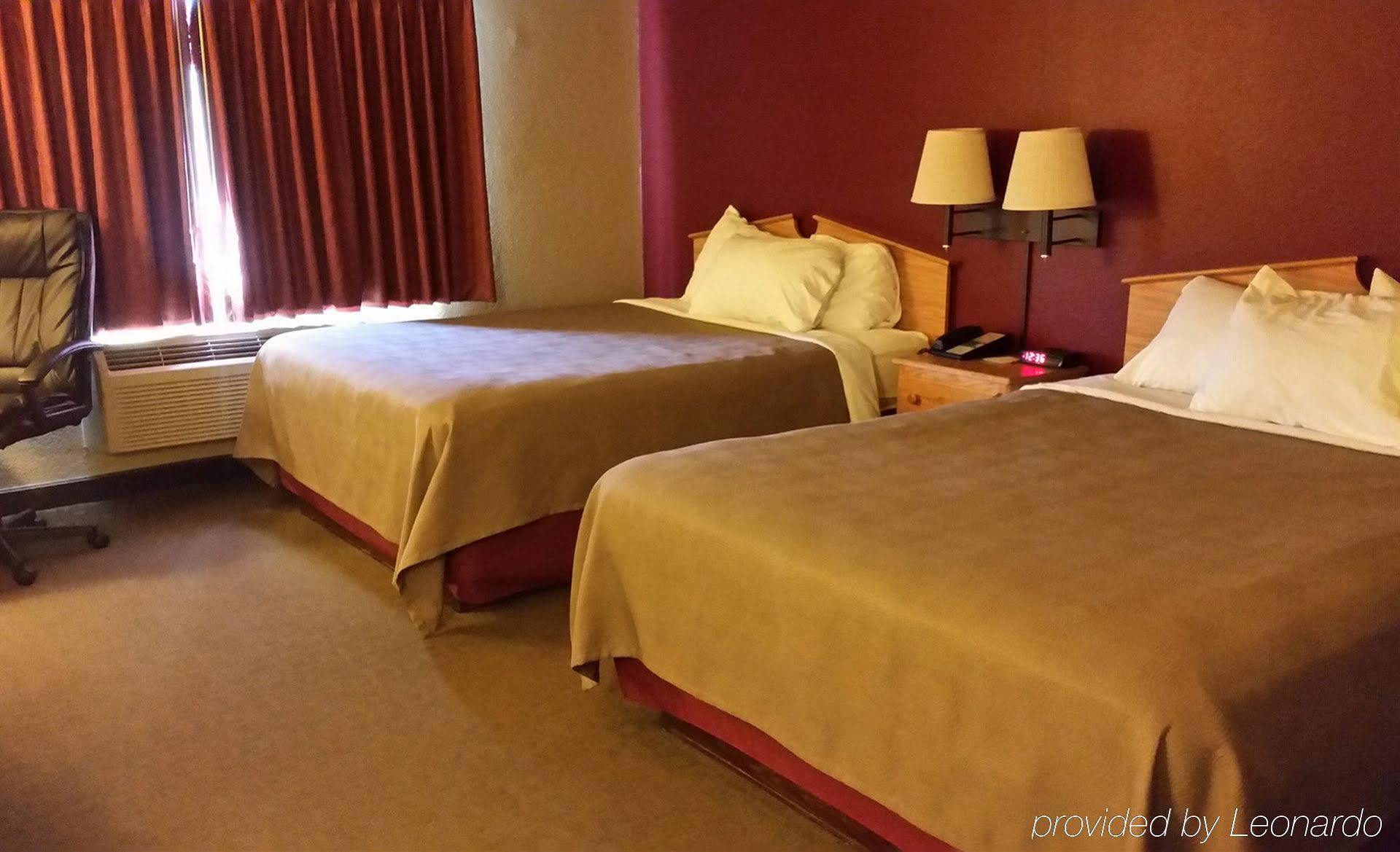 Rodeway Inn Hesston Buitenkant foto