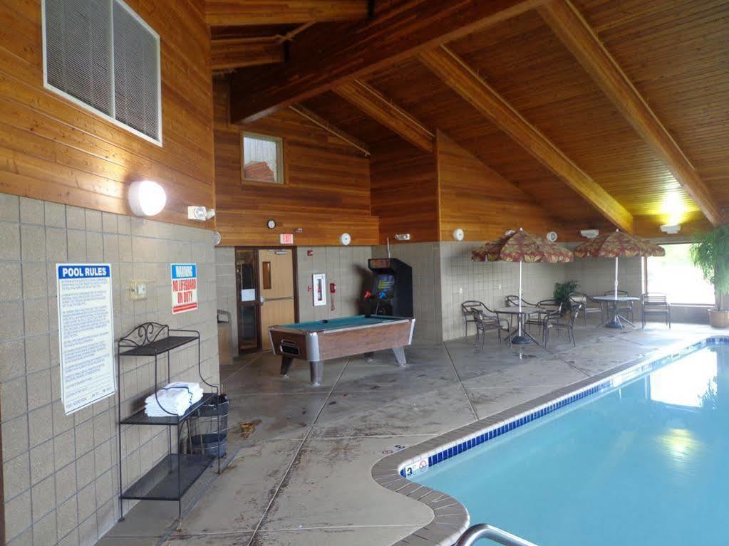 Rodeway Inn Hesston Buitenkant foto